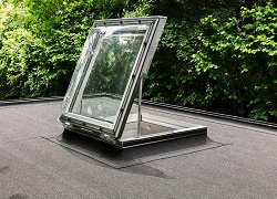 KROVNI PROZOR 100x100 CXP 100100 0473Q za ravni krov